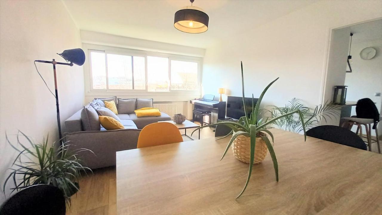 Magnifique Cocon - Metro A Republique - 2 Belles Chambres Avec Dressings - Wifi Gratuit - Netflix - Au Calme Absolu - Lumineux - Jardin Arbore Partage Dans La Residence فيليوربان المظهر الخارجي الصورة