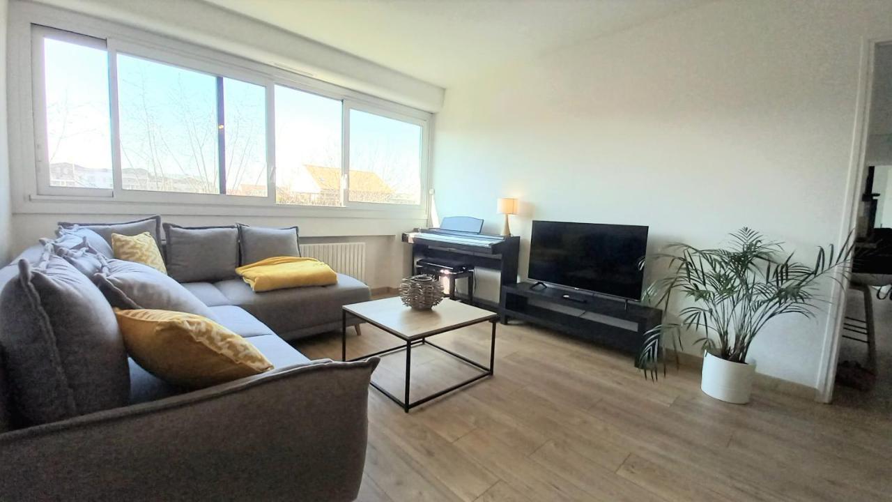 Magnifique Cocon - Metro A Republique - 2 Belles Chambres Avec Dressings - Wifi Gratuit - Netflix - Au Calme Absolu - Lumineux - Jardin Arbore Partage Dans La Residence فيليوربان المظهر الخارجي الصورة